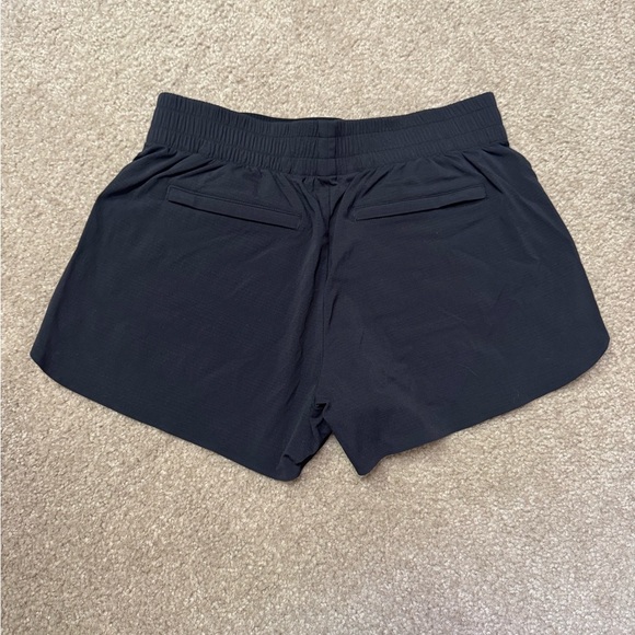 Athleta athletic golf tennis Black Women's Shorts zipper pocket size 4 - Picture 2 of 4